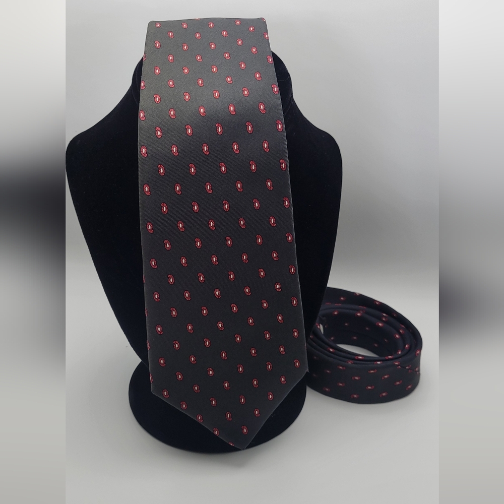 Elegant Black and Red Polka Dot Tie